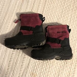 Size 13 Winter Boots Like New Snow Boots Roc-A-Bouts